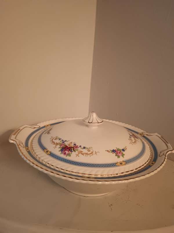 Johnson Bros Old English Vegetable Dish