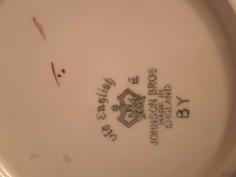 Johnson Bros Old English Vegetable Dish
