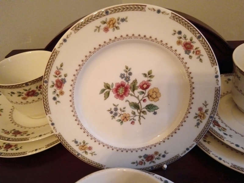 Royal Doulton Kingswood 5x Trios & Sugar Basin