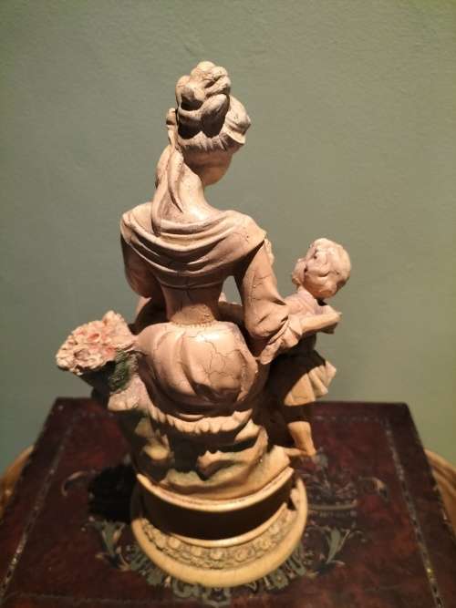 Italian Crackle Glaze Ladies figurine with Children