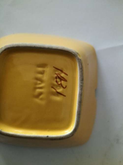 Set of 3 Retro Style Ashtrays made in Italy