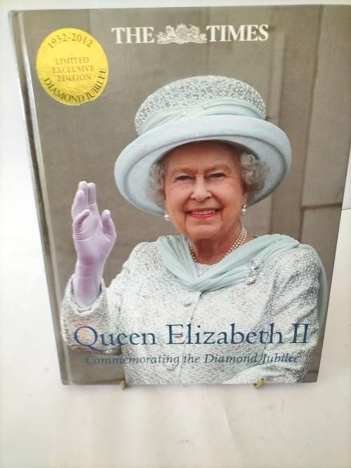 Queen Elizabeth 11 Commemorating The Diamond Jubilee Limited Edition Book 1852 - 2012