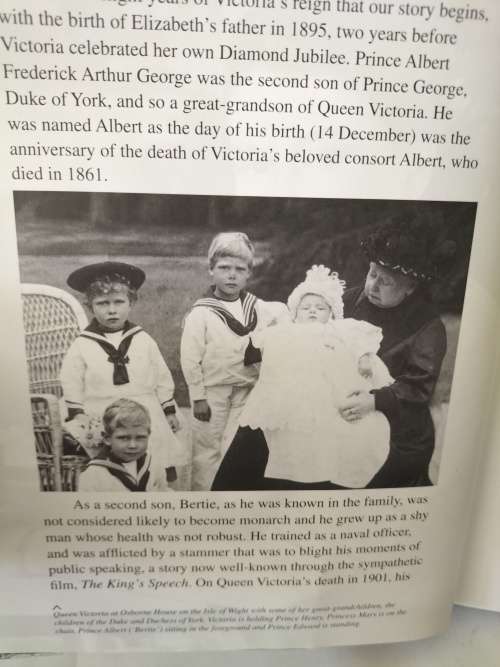 Queen Elizabeth 11 Commemorating The Diamond Jubilee Limited Edition Book 1852 - 2012