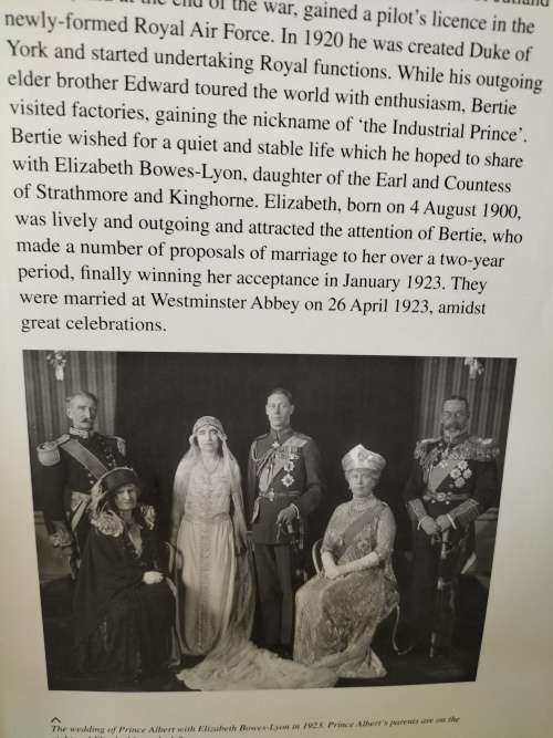 Queen Elizabeth 11 Commemorating The Diamond Jubilee Limited Edition Book 1852 - 2012