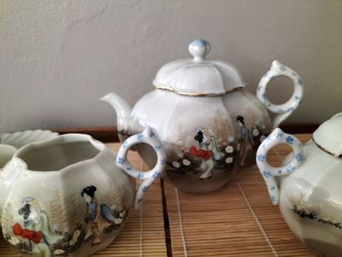 Japanese Kutani Teaset with Sandwich Saucers 11pieces