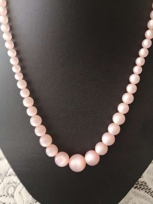 Vintage pearlized Pink necklace with matching earrings
