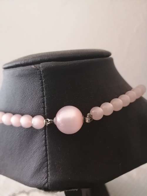 Vintage pearlized Pink necklace with matching earrings