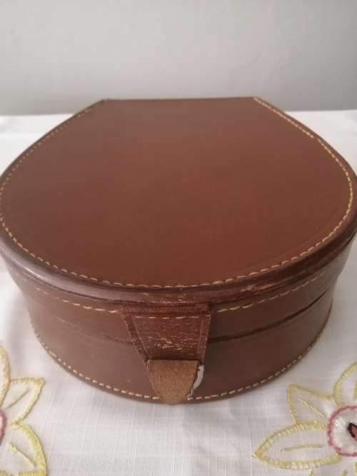 Vintage Leather Collar Box