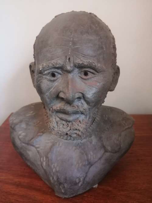 AFRICAN CLAY BUST
