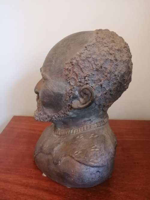 AFRICAN CLAY BUST