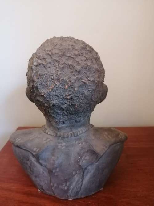 AFRICAN CLAY BUST