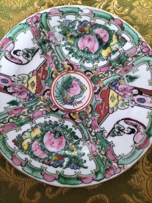 Chinese Porcelain Famille Rose Small Plate
