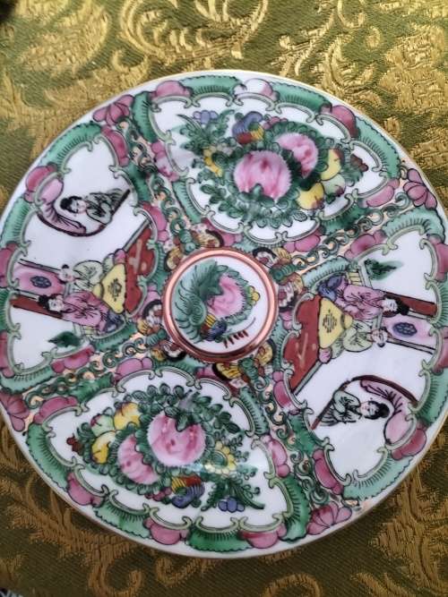 Chinese Porcelain Famille Rose Small Plate