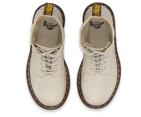 dr Martens 8 hole boots Pascal Ivory size 7 (unworn)