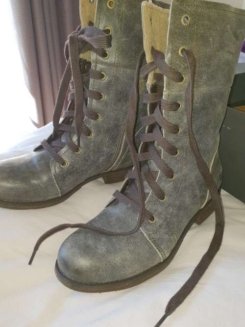 Caterpillar Women's Narcissa Boots charcoal size 7 (unworn)