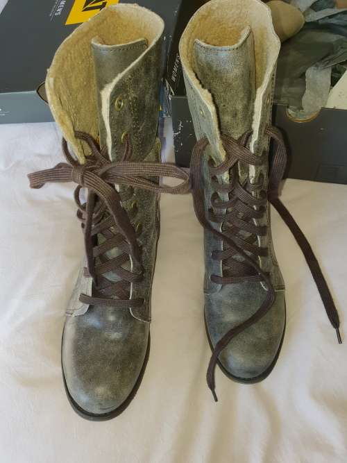 Caterpillar Women's Narcissa Boots charcoal size 7 (unworn)