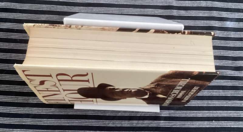 Winston Churchill - FINEST HOUR 1939 - 1941. Biography, by Martin Gilbert.