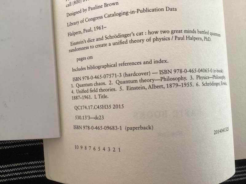 Einsteins Dice & Schrodingers Cat. Paperback by Paul Halpern, in a V Good condition.