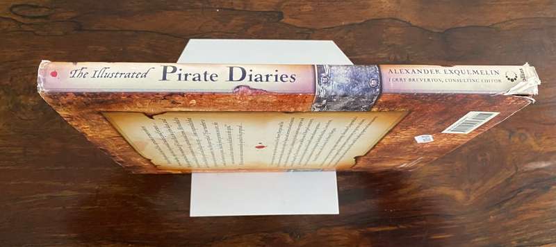 The Illustrated Pirate Diaries. Hardcover. Book in a beautiful condition. First Edition.