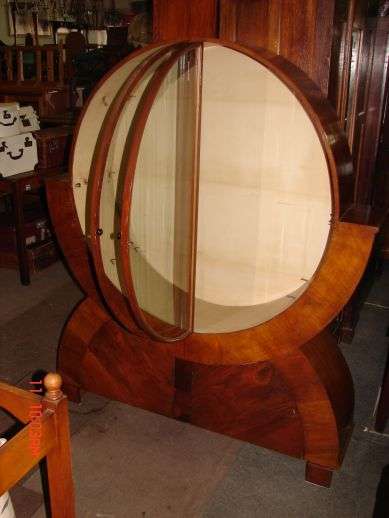 Art Deco Showcase