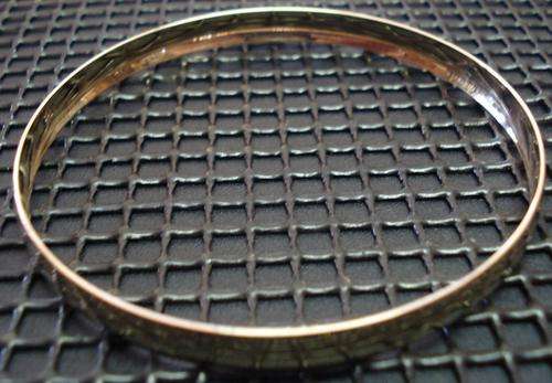 9ct gold bangle