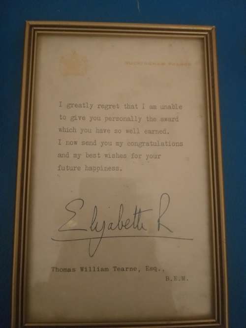 VINTAGE Royal Family Queen Elizabeth II 2 Signed Signature Buckingham Palace Letter B.E.M.