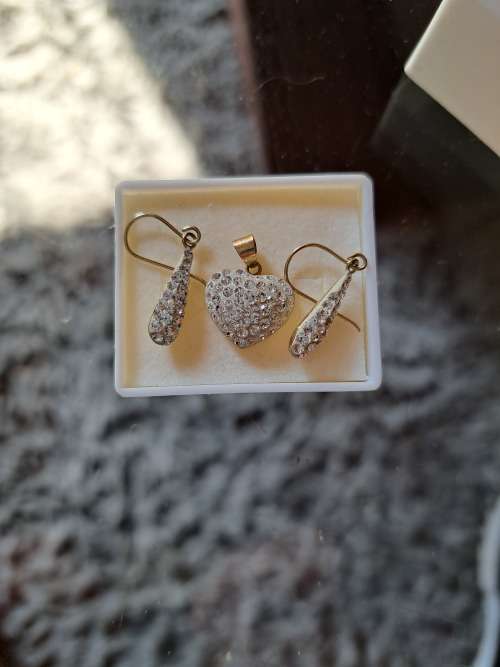 JEWELLERY Earings and heart Pendant necklace ladies