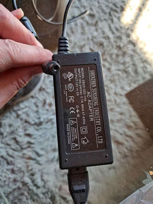 AC ADAPTER 12V