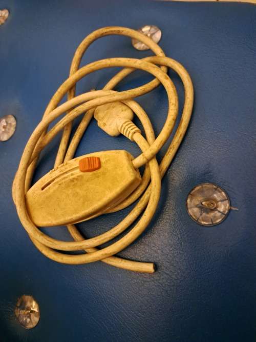 Old electric blanket connector