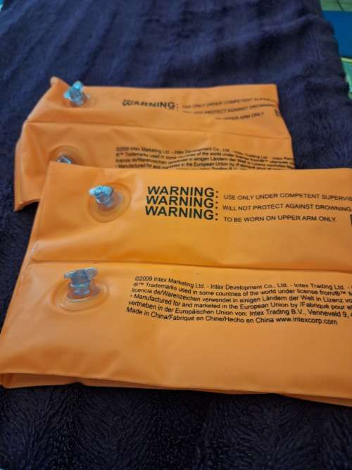 Arm bands kids swimming