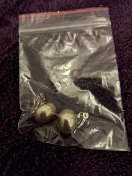Earings clip on