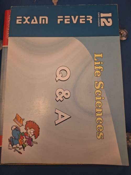 BOOKS EDUCATION SCHOOL BOOKS Life Sciences Q & A Exame Fever 12