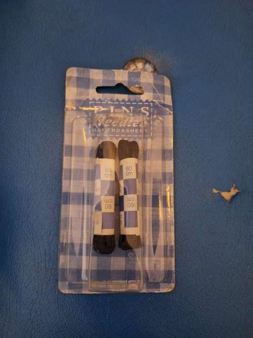 Shoe laces black