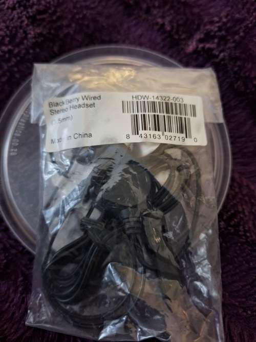 Black Berry Wired Stero Head sets
