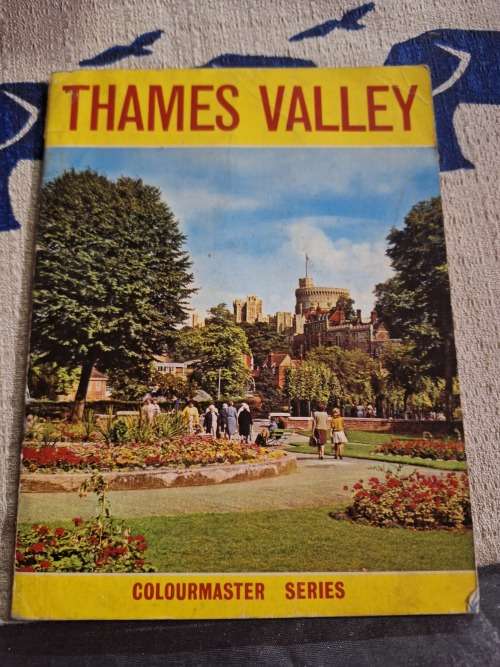BOOKS READING Thames Valley book
