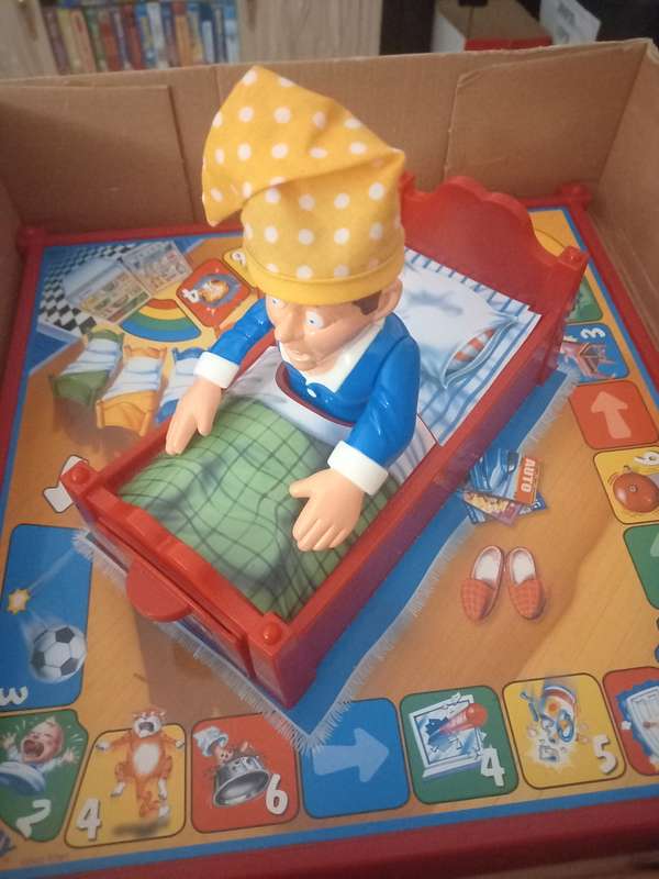 BOARD GAMES Sshh Don`t wake Dad Games FUN GAMES FAMILY TIME