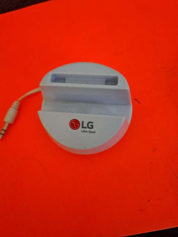 Head phones cellphones LG stand for phones