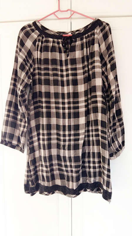 Casual and Cosy Black and White Checked Top - Size 12 / 36