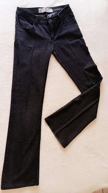 Excellent Condition Black RT Bootleg Jeans -Size 8 / 32