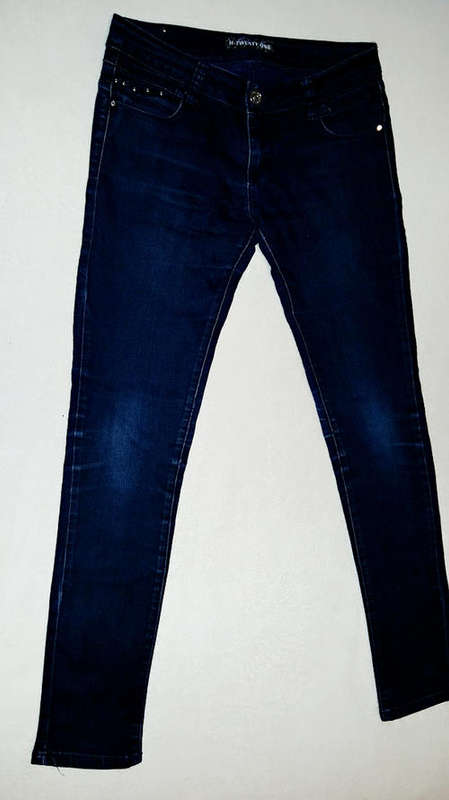 H-Twenty One Sexy Figure Hugging Dark Blue Skinny Leg Jeans Size 6/30