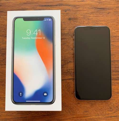 iPhone X 256GB Silver, 1 year old in Excellent Condition