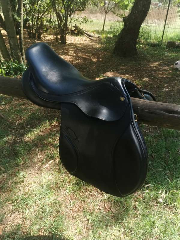Second-hand Saint Lourdes Showjumping Saddle - 17.5` Black (Unfitted)