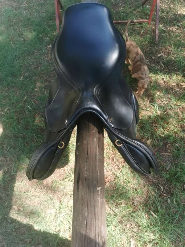 Second-hand Saint Lourdes Showjumping Saddle - 17.5` Black (Unfitted)