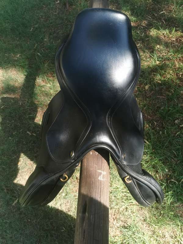 Second-hand Saint Lourdes Showjumping Saddle - 17.5` Black (Unfitted)