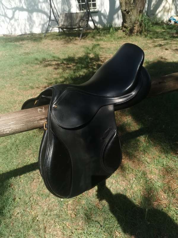 Second-hand Saint Lourdes Showjumping Saddle - 17.5` Black (Unfitted)