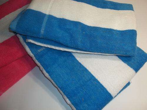 SMASHING AUCTION!!!!****STRIPED BLUE BATH SHEET****(70cm * 150cm)