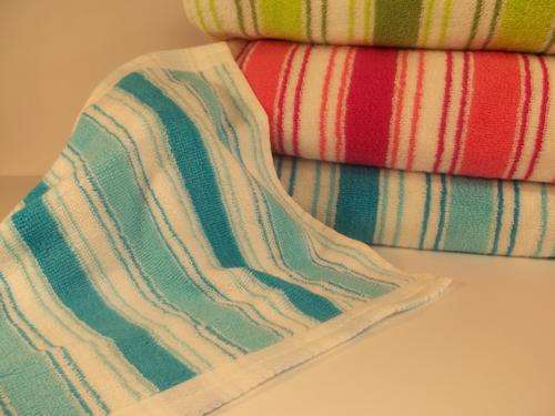 SMASHING AUCTION!!!****COLIBRI 2 PIECE APLINE BLUE TOWEL SET****EXCLUSIVE DEAL!!!