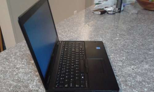 Dell Latitude E5550 - 15.6" - i5-5200U - 500 GB HDD - 8 GB RAM  - Backlit Keyboard - HDMI - 4G LTE