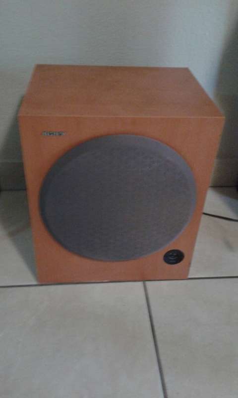 SONY - SA-WM500 - Subwoofer - DON'T MISS OUT - AMAZING BASS