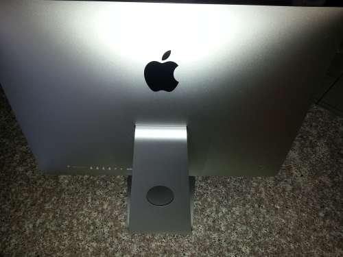 Apple iMac Late 2013 - i5-4570R - 21.5" 1920X1080 FULL HD - 1 TB  HDD  - 8GB  RAM - 2 Thunderbolt
